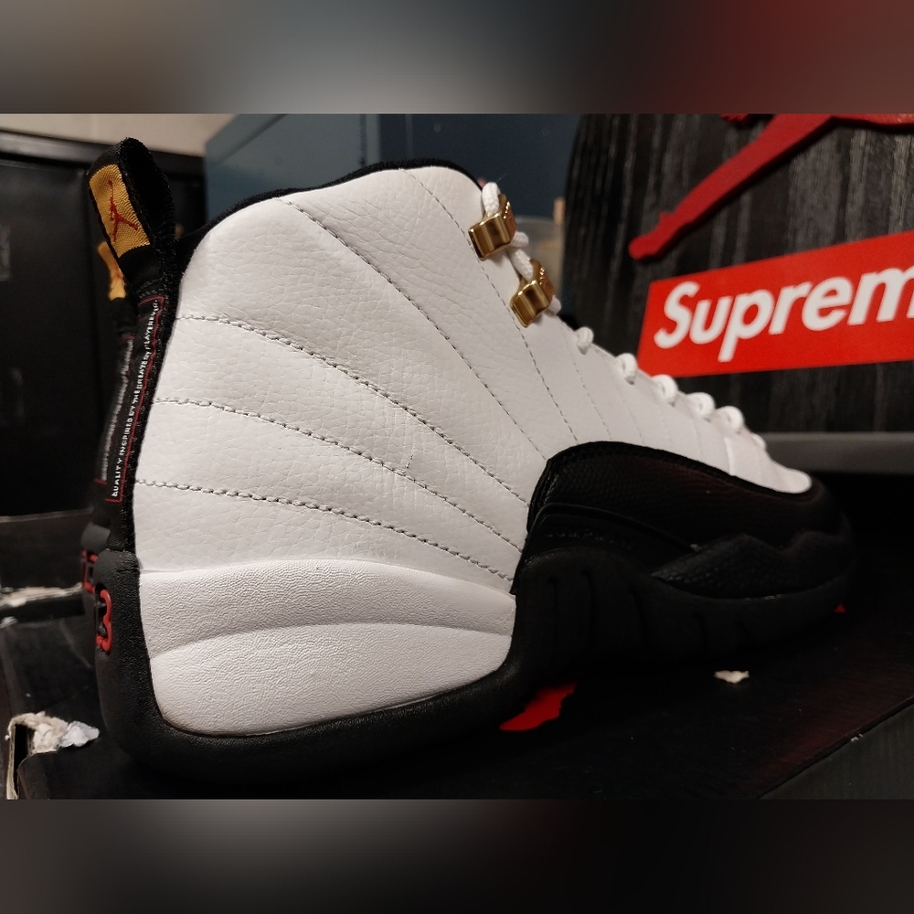 Retro Jordan 12 Taxis 🚕 size 7 gradeschool - Picture 2 of 13